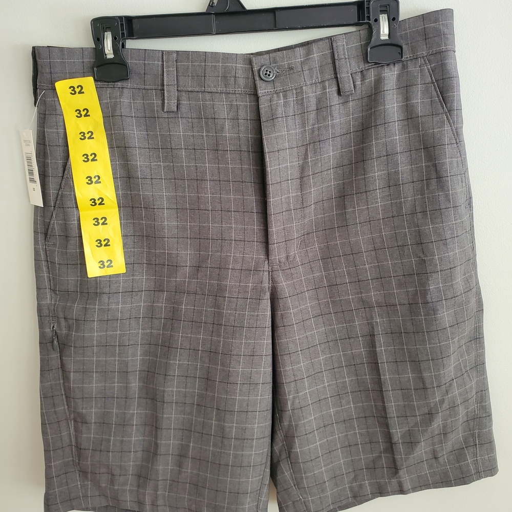 Haggar Men's Gray Plaid Flat Front Shorts
